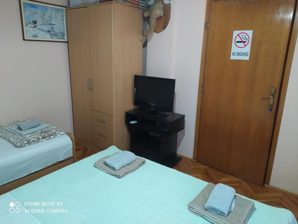 Apartment & Rooms Aleksandar 哥鲁拜克 外观 照片