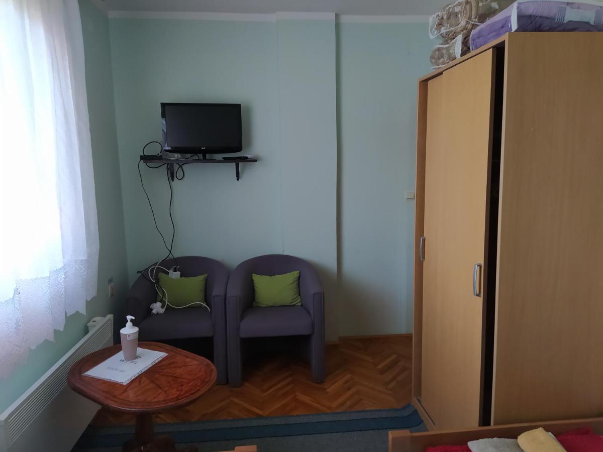 Apartment & Rooms Aleksandar 哥鲁拜克 外观 照片